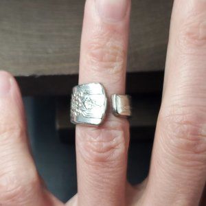 Size 5 Sterling Silver Very Thick Floral Pattern Spoon Band Ring